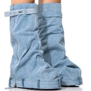 Akira Denim boots size 7.5❄️❄️